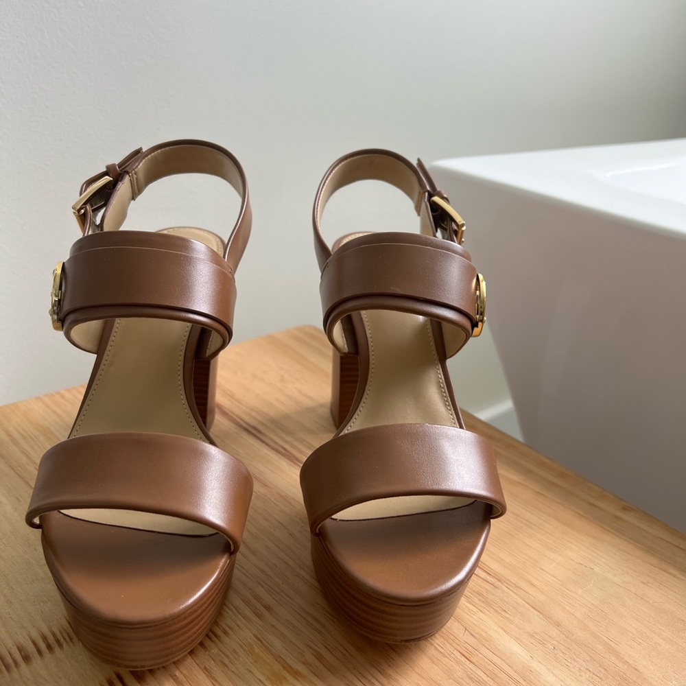 Elegant Brown Platform Sandals